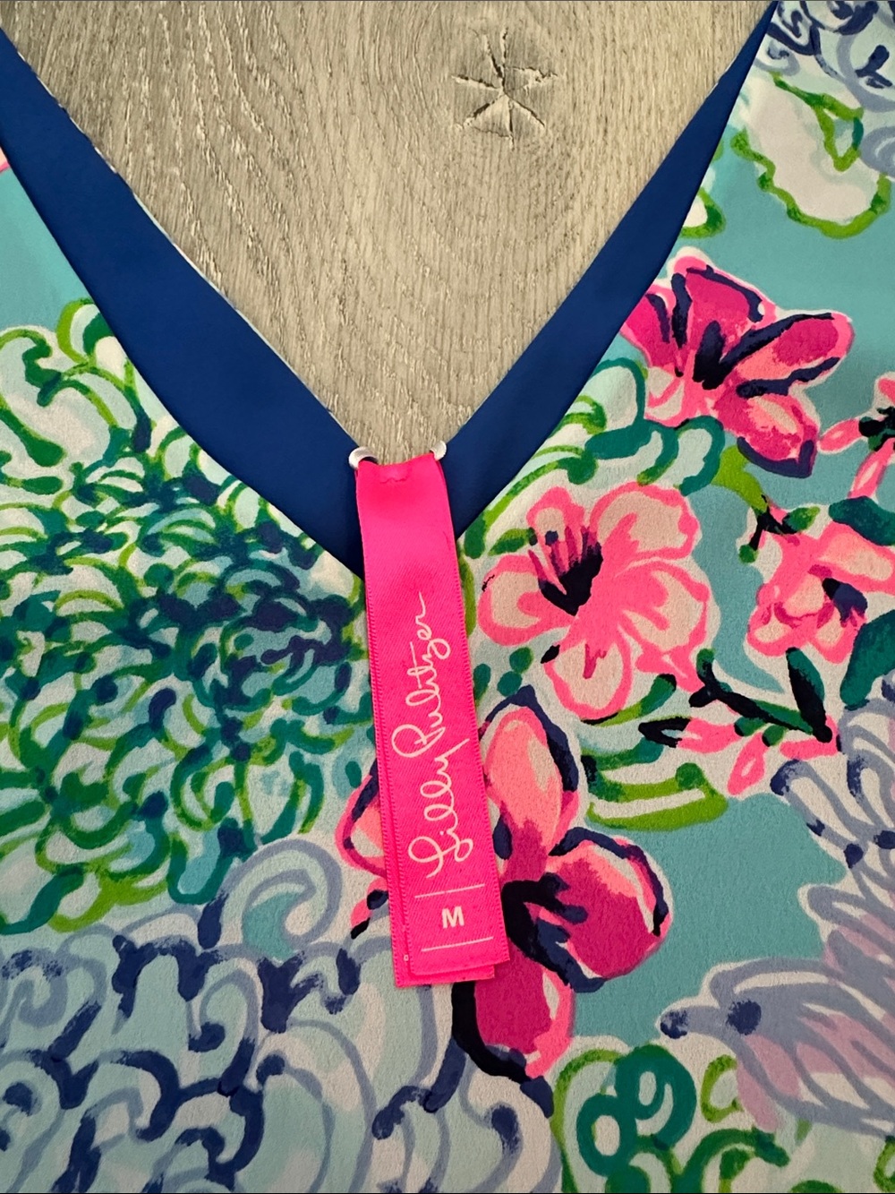 Lilly Pulitzer Blue Floral V-Neck Sleeveless Camisole reversible medium - Picture 2 of 5